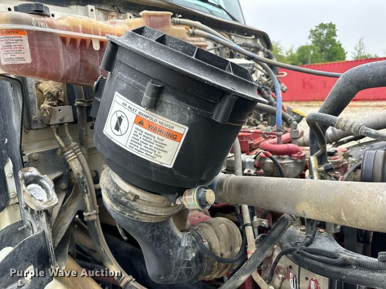 image for item DV1995 2017 Western Star 4700SF roll-off container truck