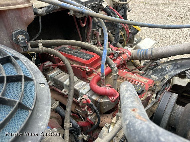 image for item DV1995 2017 Western Star 4700SF roll-off container truck