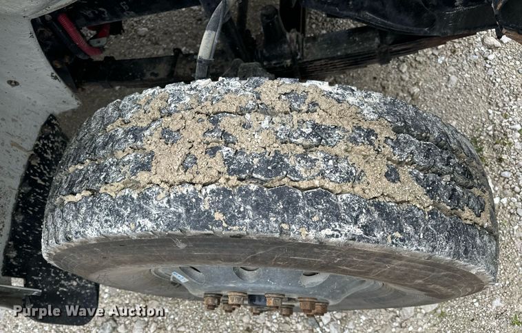 image for item DV1995 2017 Western Star 4700SF roll-off container truck