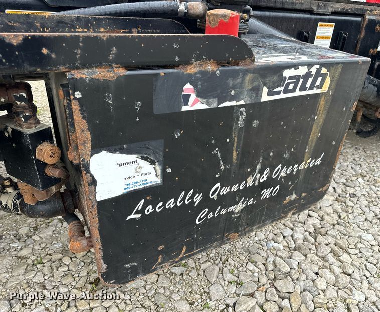 image for item DV1996 2015 Western Star 4700SF roll-off container truck