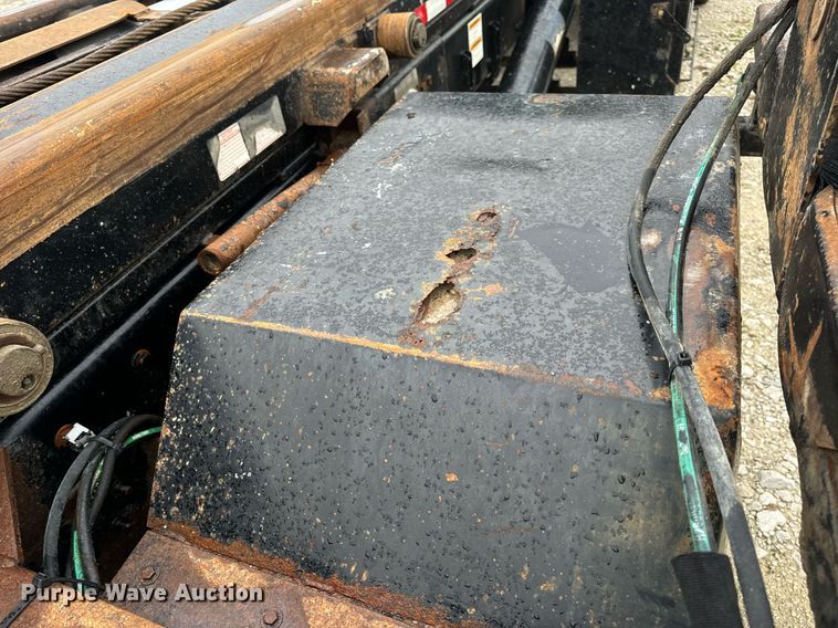 image for item DV1996 2015 Western Star 4700SF roll-off container truck