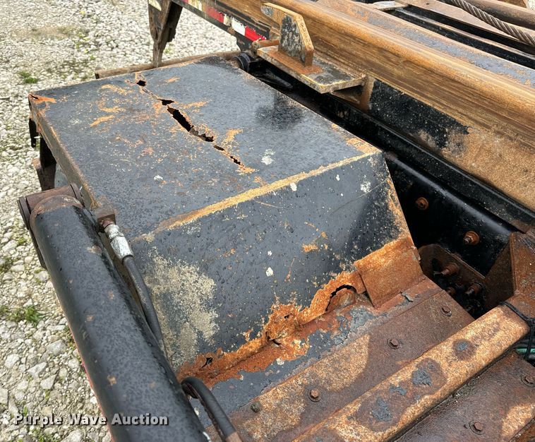 image for item DV1996 2015 Western Star 4700SF roll-off container truck