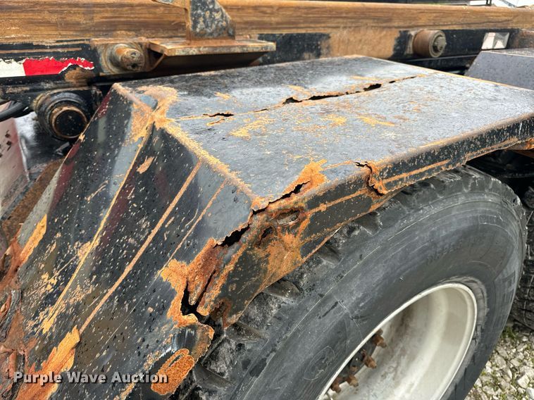 image for item DV1996 2015 Western Star 4700SF roll-off container truck