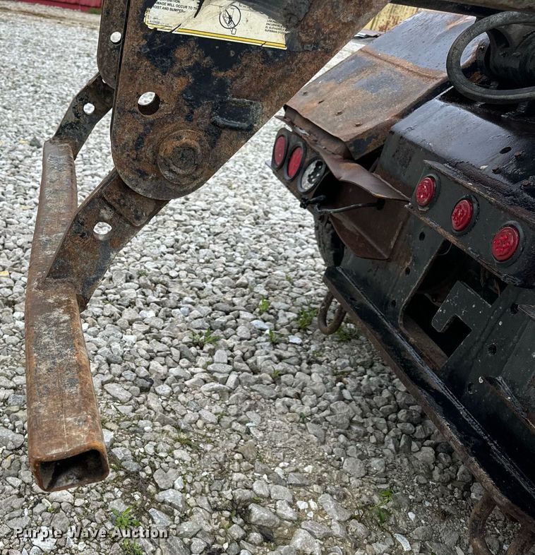 image for item DV1996 2015 Western Star 4700SF roll-off container truck