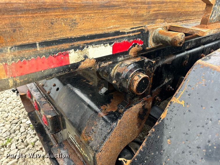 image for item DV1996 2015 Western Star 4700SF roll-off container truck