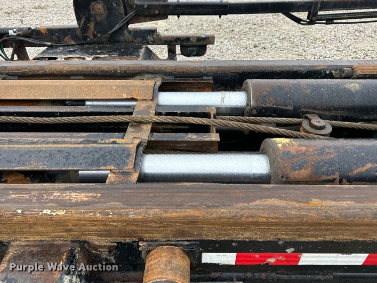 image for item DV1996 2015 Western Star 4700SF roll-off container truck