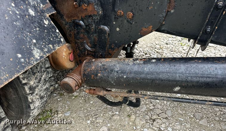 image for item DV1996 2015 Western Star 4700SF roll-off container truck