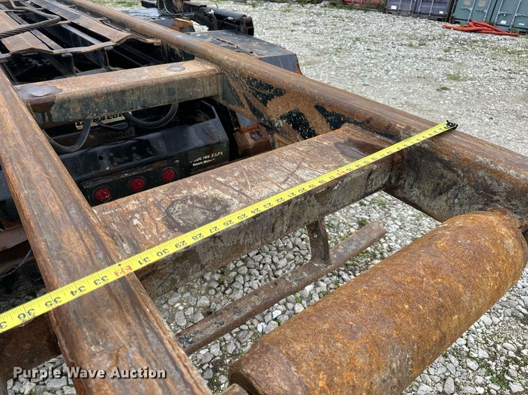 image for item DV1996 2015 Western Star 4700SF roll-off container truck