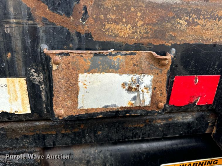 image for item DV1996 2015 Western Star 4700SF roll-off container truck