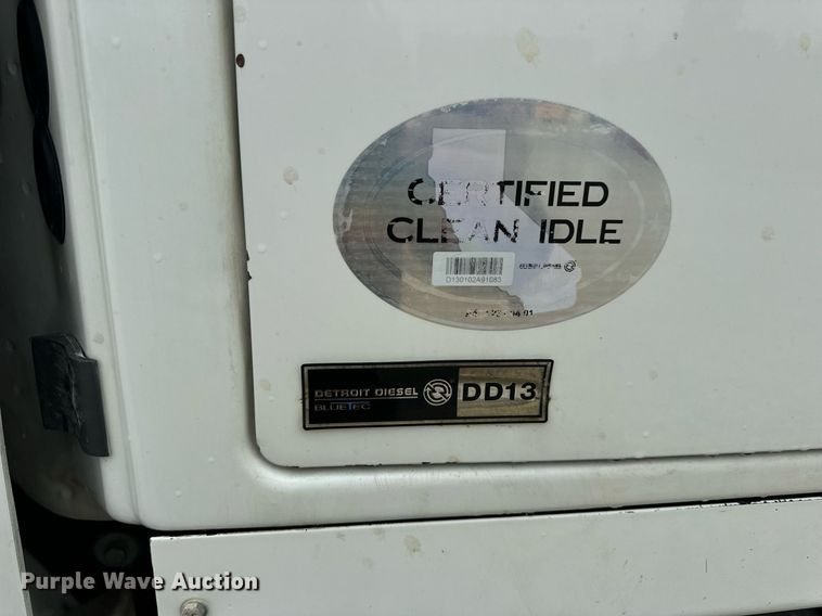 image for item DV1996 2015 Western Star 4700SF roll-off container truck