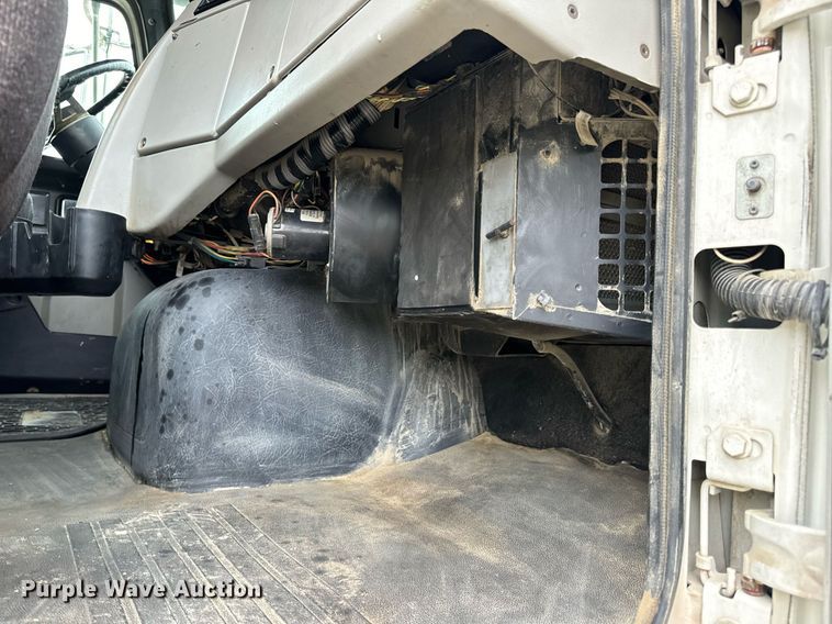 image for item DV1996 2015 Western Star 4700SF roll-off container truck