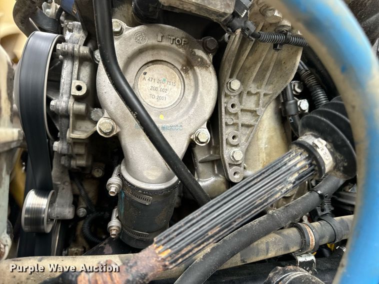 image for item DV1996 2015 Western Star 4700SF roll-off container truck