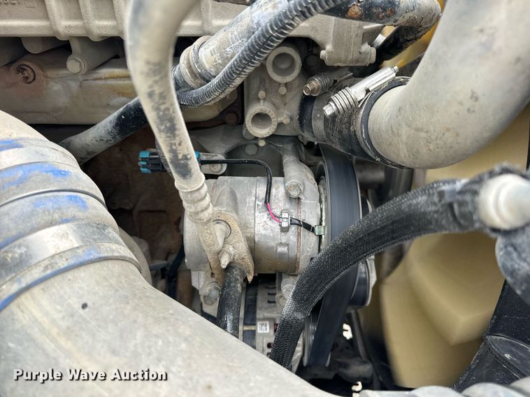 image for item DV1996 2015 Western Star 4700SF roll-off container truck