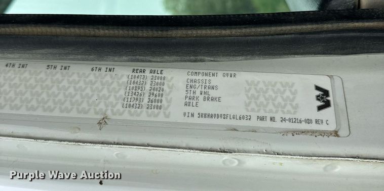 image for item DV1996 2015 Western Star 4700SF roll-off container truck