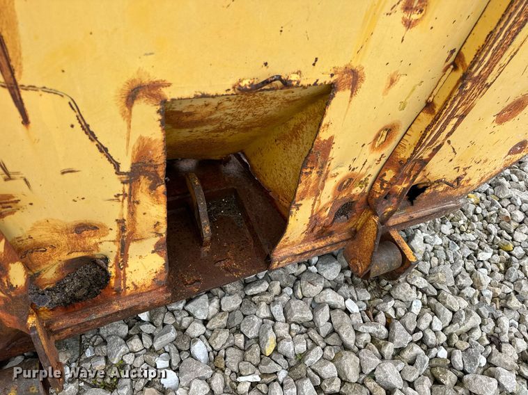 image for item DV1997 Wastequip roll-off container