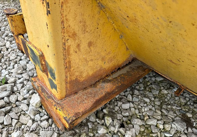 image for item DV1997 Wastequip roll-off container