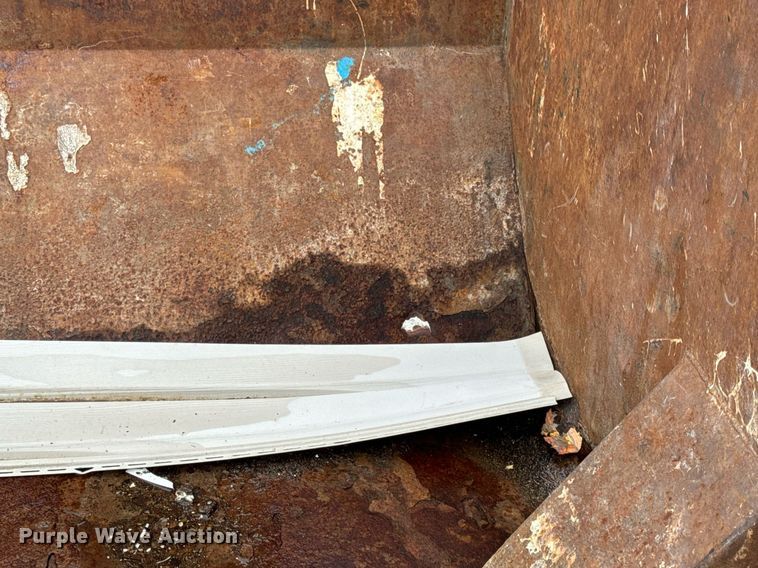 image for item DV1997 Wastequip roll-off container