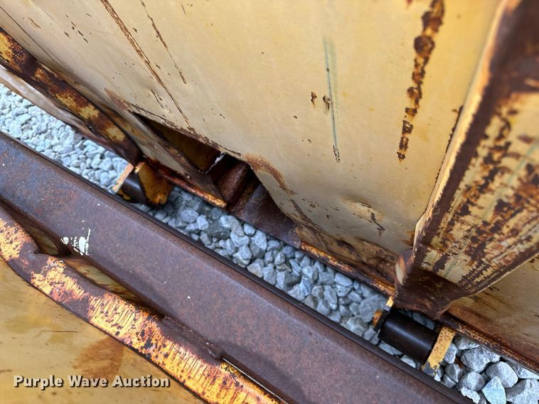 image for item DV1998 Wastequip roll-off container