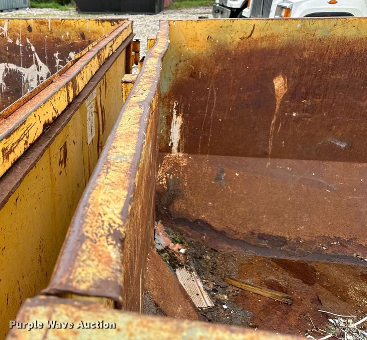 image for item DV1998 Wastequip roll-off container