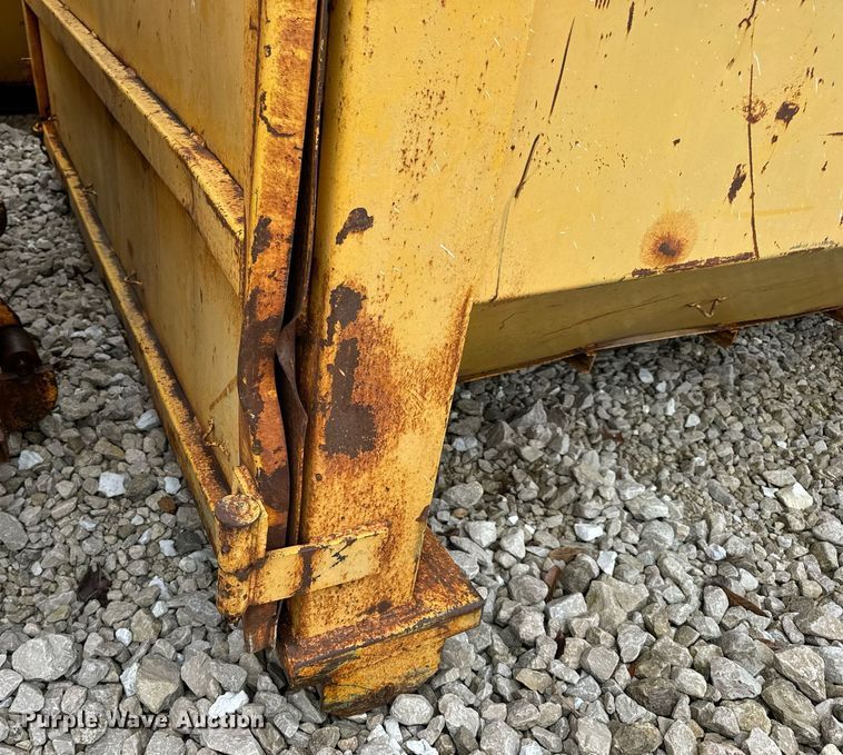 image for item DV1998 Wastequip roll-off container