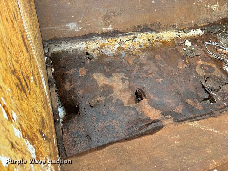 image for item DV1998 Wastequip roll-off container