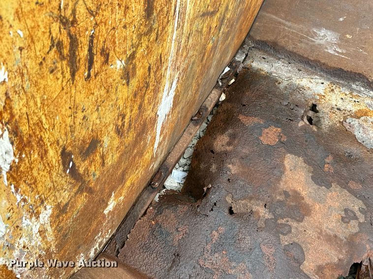 image for item DV1998 Wastequip roll-off container