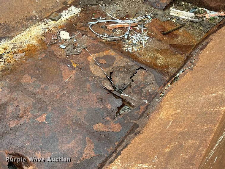 image for item DV1998 Wastequip roll-off container