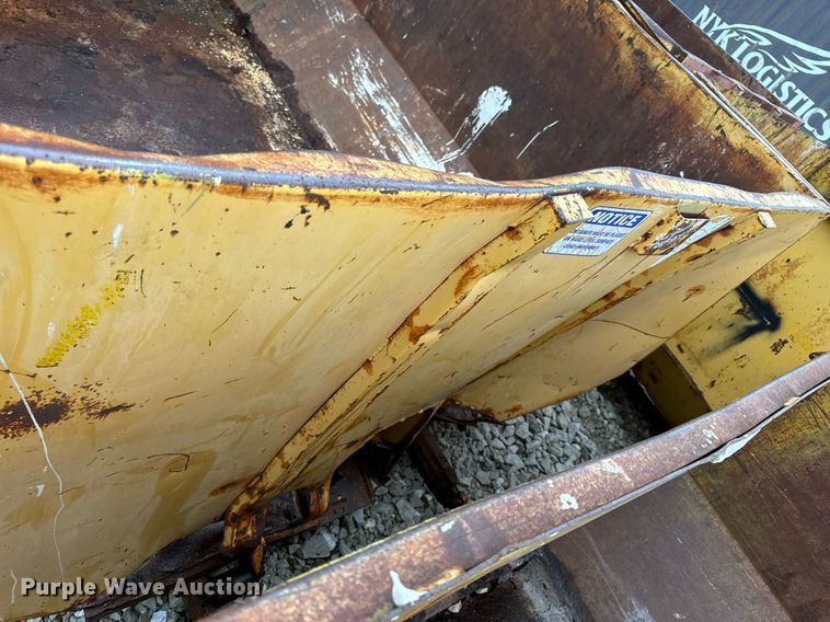 image for item DV1999 Wastequip roll-off container