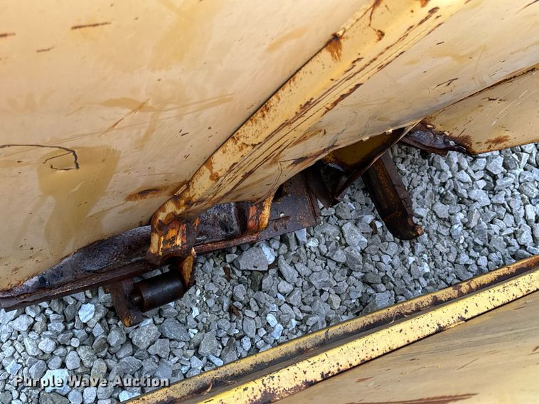 image for item DV1999 Wastequip roll-off container