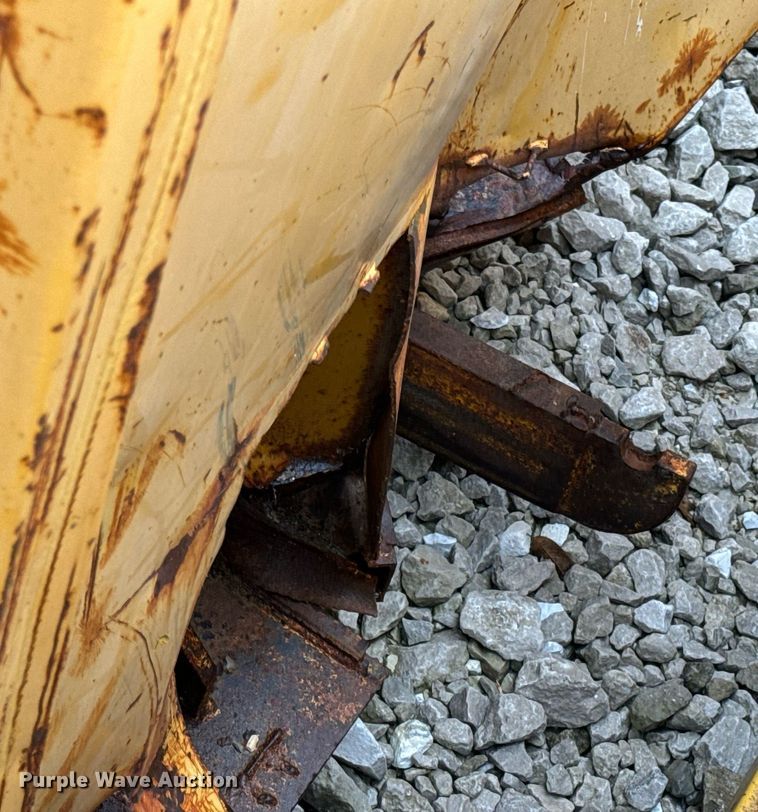 image for item DV1999 Wastequip roll-off container