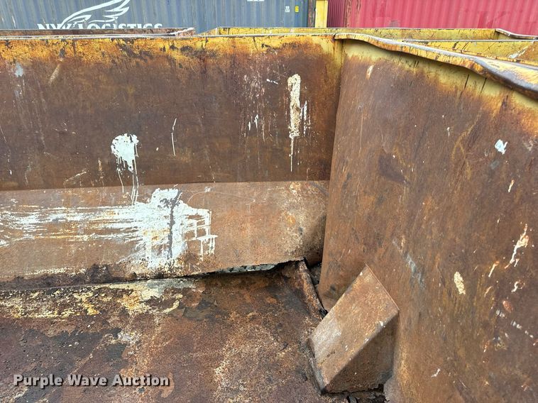 image for item DV1999 Wastequip roll-off container