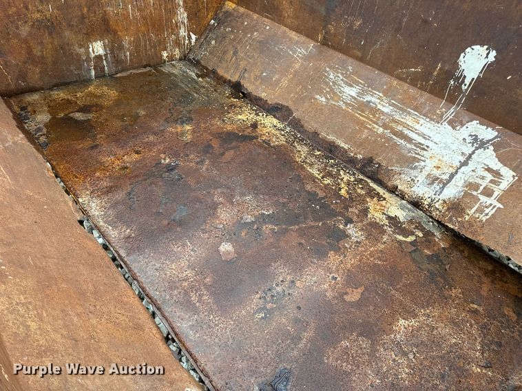 image for item DV1999 Wastequip roll-off container