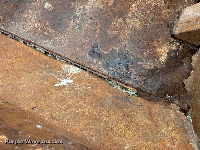 image for item DV1999 Wastequip roll-off container