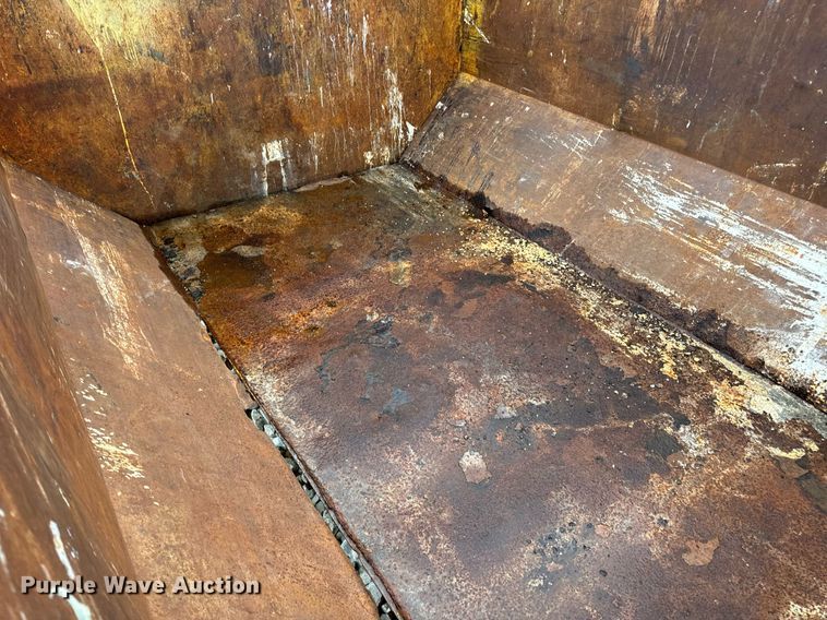 image for item DV1999 Wastequip roll-off container