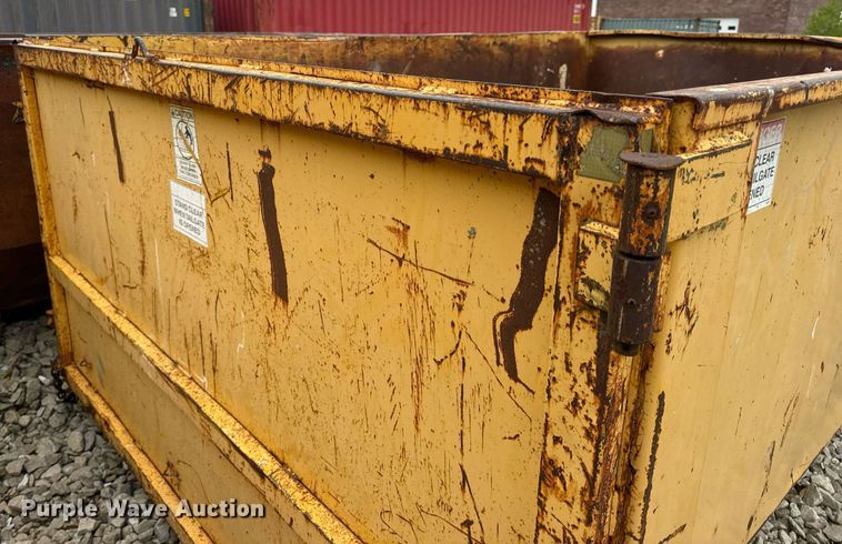 image for item DV1999 Wastequip roll-off container