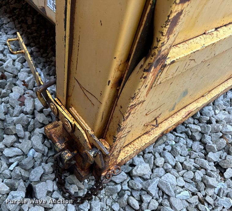 image for item DV1999 Wastequip roll-off container