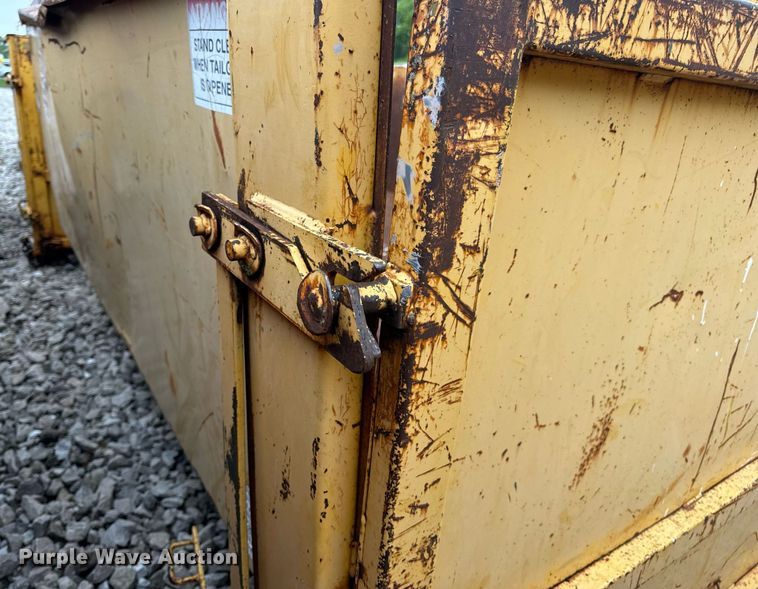 image for item DV1999 Wastequip roll-off container