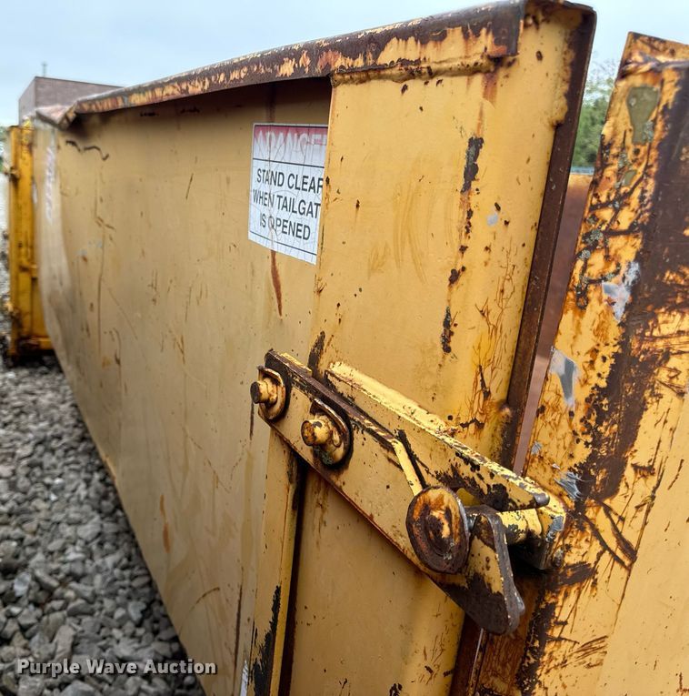 image for item DV1999 Wastequip roll-off container