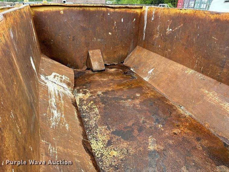 image for item DV1999 Wastequip roll-off container