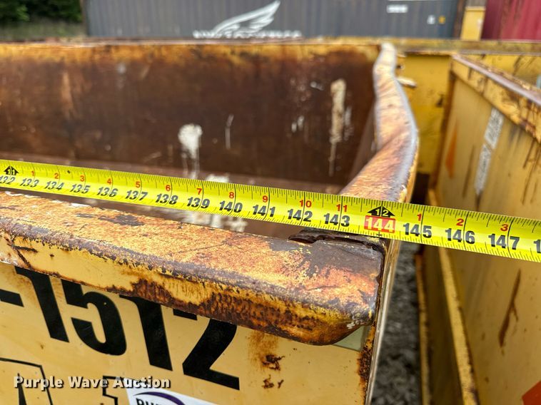 image for item DV1999 Wastequip roll-off container