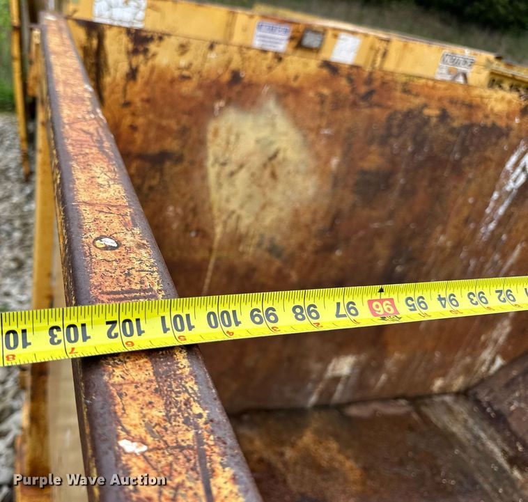 image for item DV1999 Wastequip roll-off container