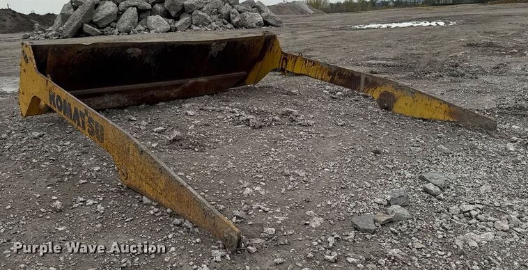 image for item DV2500 Komatsu haul truck end gate