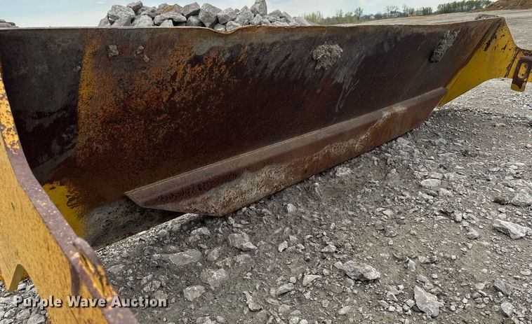 image for item DV2500 Komatsu haul truck end gate