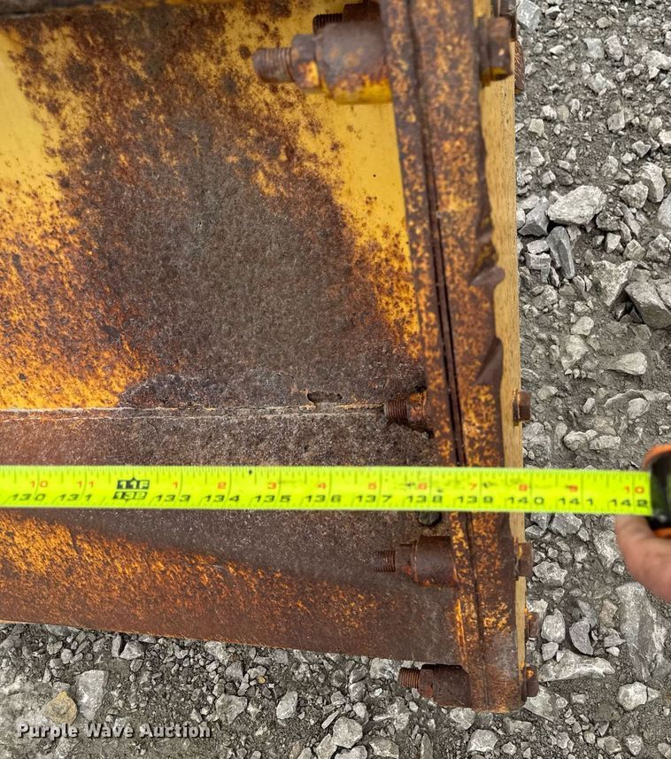 image for item DV2500 Komatsu haul truck end gate