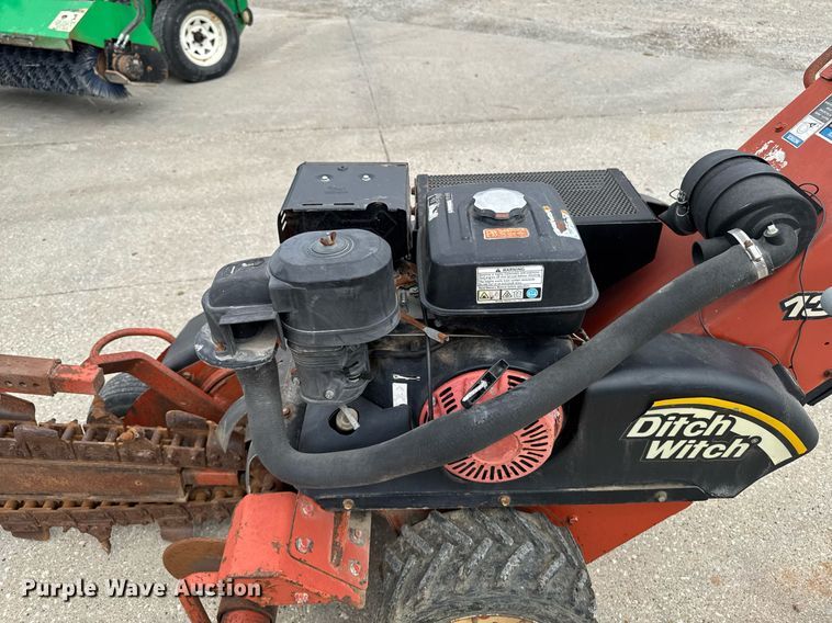 image for item DV2519 2007 Ditch Witch 1330 trencher