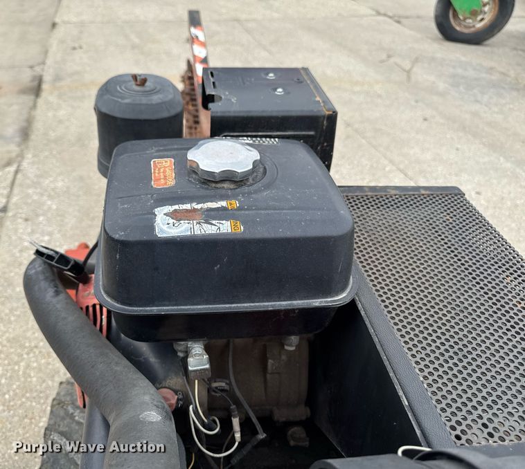 image for item DV2519 2007 Ditch Witch 1330 trencher