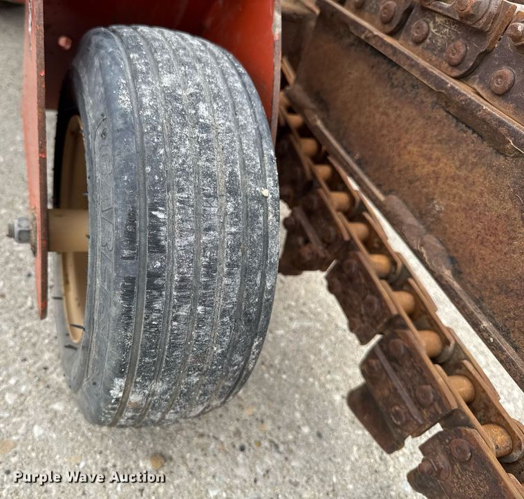 image for item DV2519 2007 Ditch Witch 1330 trencher