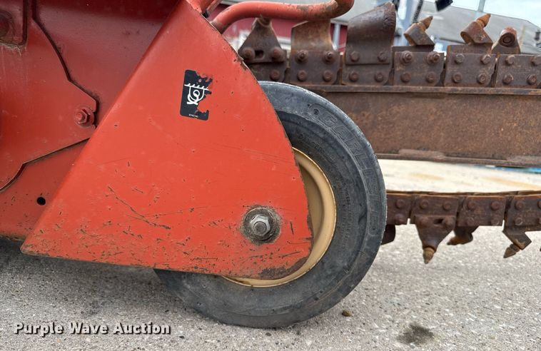 image for item DV2519 2007 Ditch Witch 1330 trencher