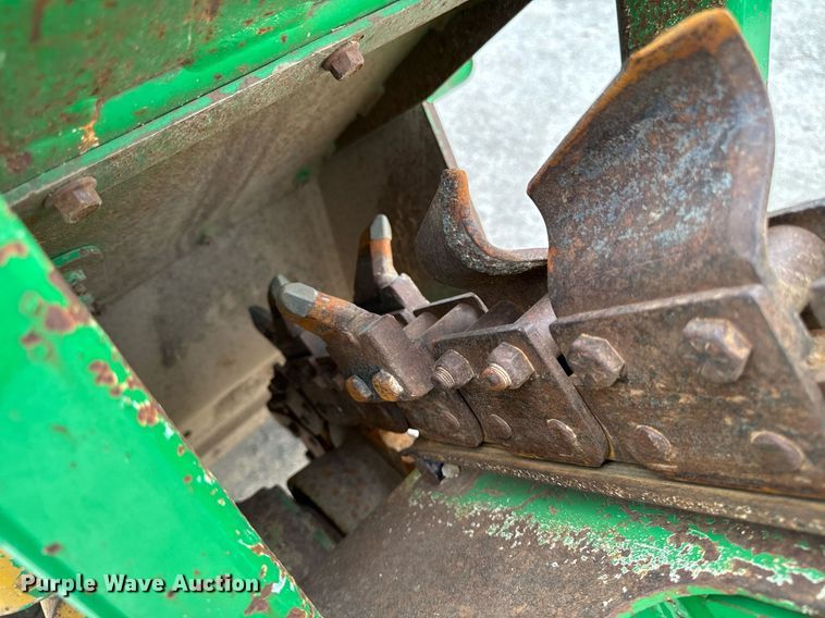 image for item DV2522 2014 Vermeer RTX450 trencher