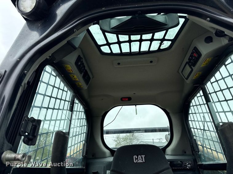 image for item DV2525 2020 Caterpillar 262D3 skid steer loader